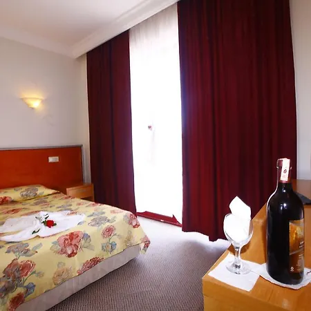 Club Mira Hotel